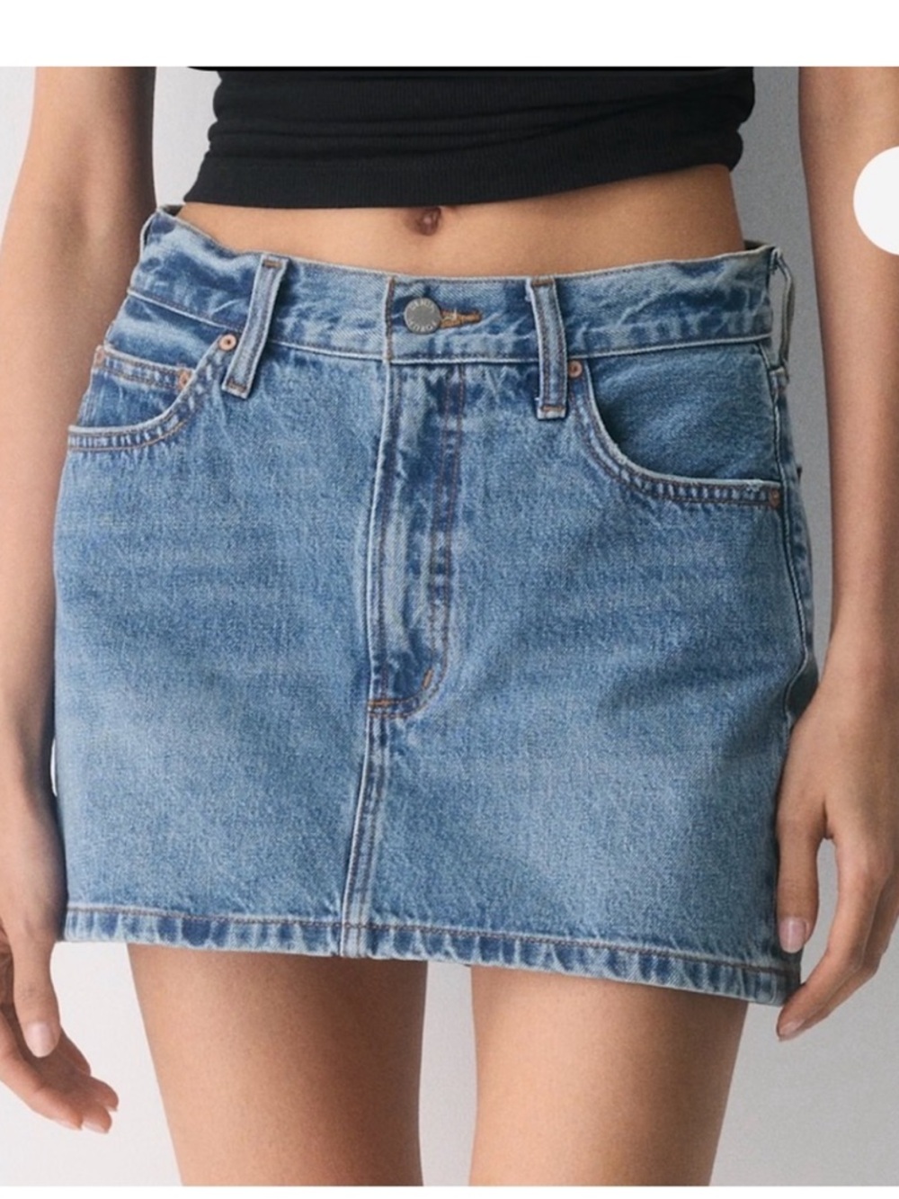 Aritzia Denim Forum The 90s Ricci denim skirt Size 30 US 10